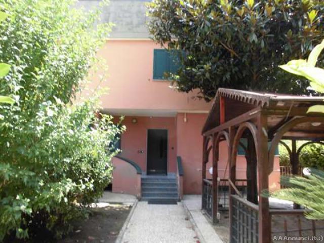 Villa a Schiera Capofila con ampio spazio esterno