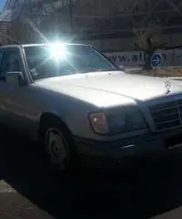 MERCEDES E200 Diesel Mod 1995 ottime condizioni.