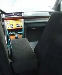 MERCEDES E200 Diesel Mod 1995 ottime condizioni.