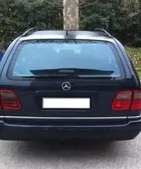 E 200 MERCEDES