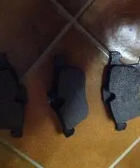 Coppia dischi e freni anteriori