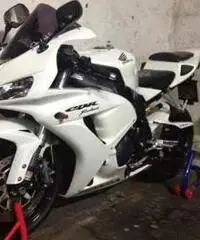 Honda Cbr 1000 rr fireblade - Genova Honda Cbr 1000 rr fireblade - Genova