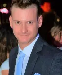 Cameriere per Cenone di domani sera Cameriere per Cenone di domani sera