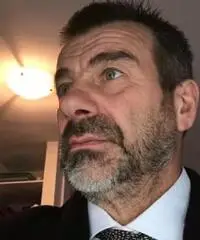 Collaboratore parziale o a tempo pieno Collaboratore parziale o a tempo pieno