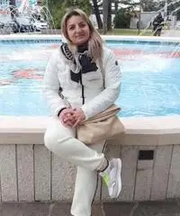 Ragazza con esperienza per stagione estiva jesolo Ragazza con esperienza per stagione estiva jesolo