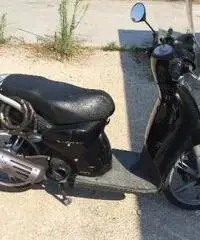 Scarabeo Aprilia 50 - Latina Scarabeo Aprilia 50 - Latina