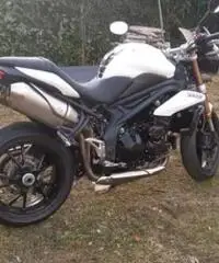 Triumph speed triple 1050 abs Triumph speed triple 1050 abs