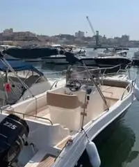 Barca BM 24 con Motore Suzuki DF 200