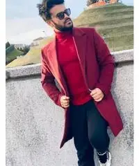 Si occupò come barista cameriere Si occupò come barista cameriere