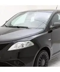 Lancia Ypsilon 1.2 69 CV 5 porte GPL Ecochic Black Lancia Ypsilon 1.2 69 CV 5 porte GPL Ecochic Black