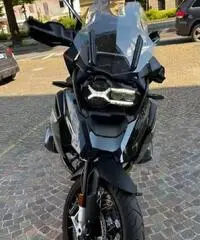 BMW R 1250 GS - total black con borse originali BMW R 1250 GS - total black con borse originali