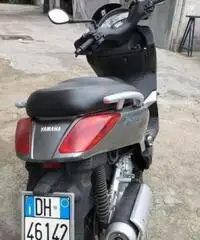Yamaha xmax 250