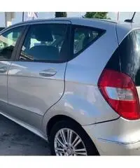 Mercedes a180 cdi elegance 2008 full Mercedes a180 cdi elegance 2008 full