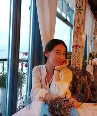 Katerina, 33 anni