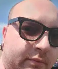 Ragazzo cerca la sua anima gemella Ragazzo cerca la sua anima gemella