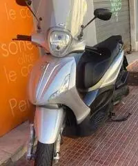 Piaggio Beverly 300 - 2018 Piaggio Beverly 300 - 2018