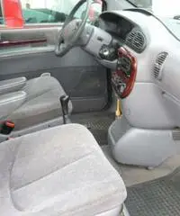 CHRYSLER Voyager anno 2000 - Caserta