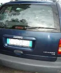 CHRYSLER Voyager anno 2000 - Caserta