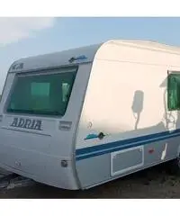 Roulotte Adria 4 posti Roulotte Adria 4 posti
