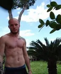 NON MERCENARIO cerca donna matura