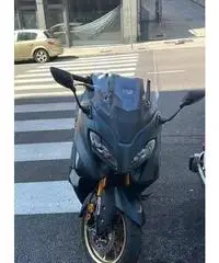 Yamaha T Max 560 tech Max perfetto pari al nuovo Yamaha T Max 560 tech Max perfetto pari al nuovo