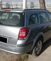 Opel Astra SW 1,9 2006 - Foggia