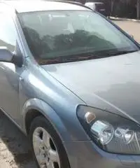 Opel Astra SW 1,9 2006 - Foggia