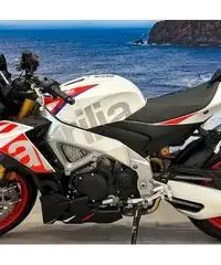 Aprilia Tuono V4 1100 Factory Speed White Aprilia Tuono V4 1100 Factory Speed White