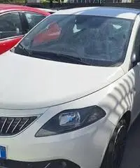 Lancia Ypsilon 1.0 FireFly 5 porte S&S Hybrid Ecoc Lancia Ypsilon 1.0 FireFly 5 porte S&S Hybrid Ecoc