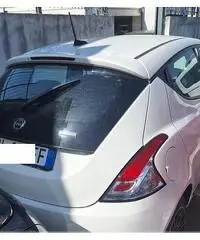 Lancia Ypsilon 1.0 FireFly 5 porte S&S Hybrid Ecoc Lancia Ypsilon 1.0 FireFly 5 porte S&S Hybrid Ecoc