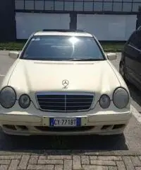MERCEDES E 200 MERCEDES E 200