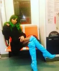 UN AMICO PER CHIACCHIERARE LA NOTTE..CLICCA UN AMICO PER CHIACCHIERARE LA NOTTE..CLICCA