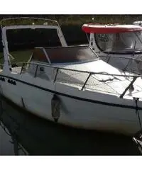 POSTO BARCA MT8 ALL'ORMEGGIO POSTO BARCA MT8 ALL'ORMEGGIO