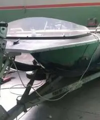 Barca vetroresina a motore 40 cv 4,50 mt Barca vetroresina a motore 40 cv 4,50 mt