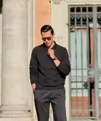 Cameriere , Magazziniere , Addetto alla reception Cameriere , Magazziniere , Addetto alla reception