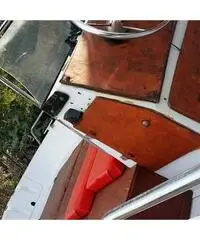 Barca a motore + carello