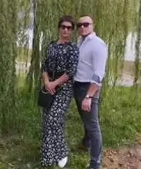 Giovane coppia 35 e 41 anni Giovane coppia 35 e 41 anni