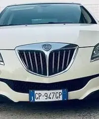 Lancia delta 1.6 mjt 120 cv Lancia delta 1.6 mjt 120 cv
