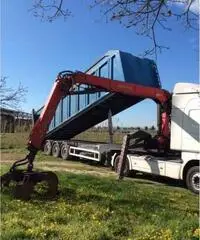 Semirimorchio con gru palfinger da 11m Semirimorchio con gru palfinger da 11m