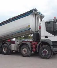 IVECO TRAKKER 440 E 44