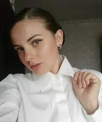 Julia, 32 anni Julia, 32 anni
