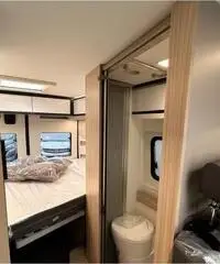 Adria plus 600 spb skyroof