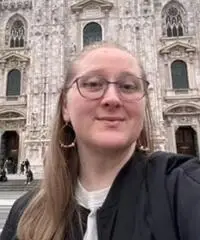 Stagionale (cameriera/piani , receptionista,) Stagionale (cameriera/piani , receptionista,)