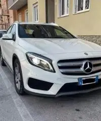 Mercedes-Benz GLA200 Mercedes-Benz GLA200