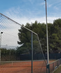 Campo da tennis in terra battuta