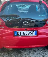 Toyota Aygo 1.0 12V VVT-i 5 porte Sol NEOPATENTATI Toyota Aygo 1.0 12V VVT-i 5 porte Sol NEOPATENTATI
