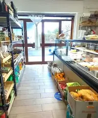 Alimentari No Somministrazione a Tivoli - Villa Ad