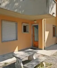 Cecina Mare con giardino e p. auto anche lungomare Cecina Mare con giardino e p. auto anche lungomare