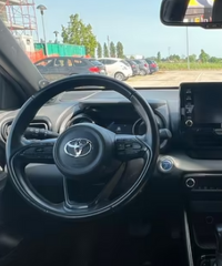 Toyota yaris Hybrido del 2020 full optional