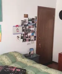 Stanza per studentesse 300 euro zona Coroncina